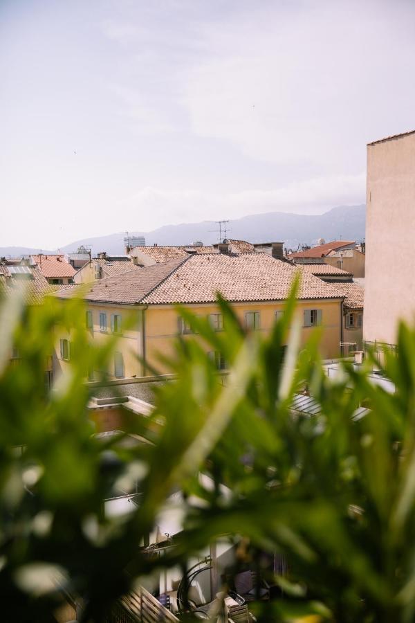 Duplex Avec Terrasse - Hyper-Centre De Toulon Apartment Exterior foto